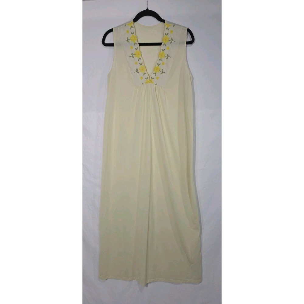 JCPenney Nightgown Womens Medium Pastel Yellow Floral Embroidered Maxi Gown